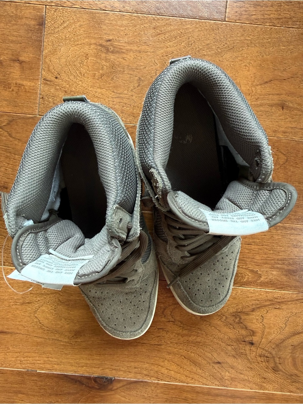 Nike ‘Sky High Dunk’ Wedge Sneakers in Gray. Women’s size 8. - Picture 3 of 5